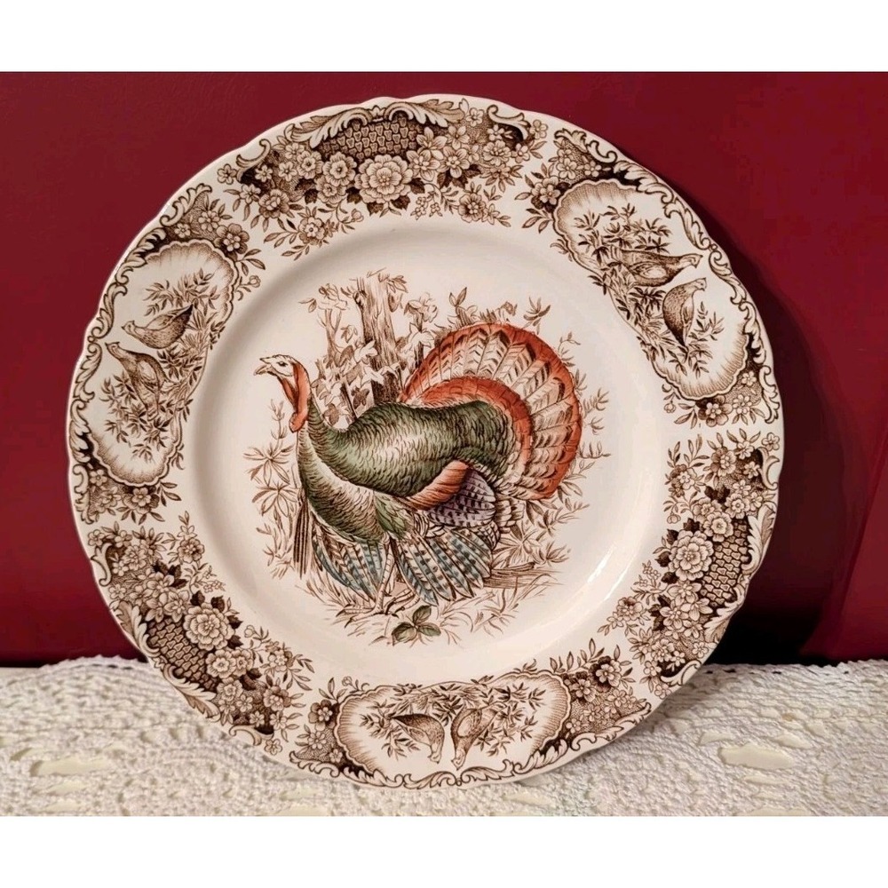 Johnson Brothers Windsor Ware England Wild Turkeys Dinner Plate 10.5" Excellent